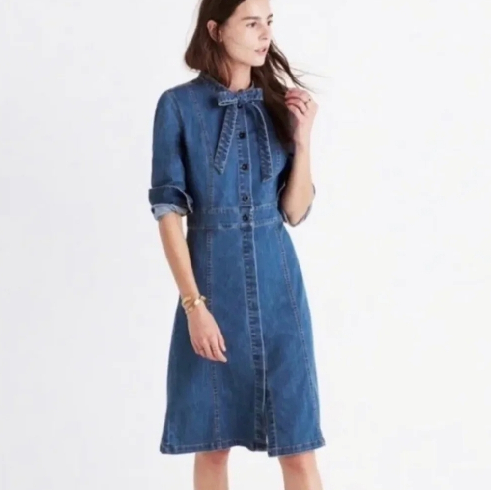 Madewell Tie-front Button Down Denim Dress Size 4 Like New